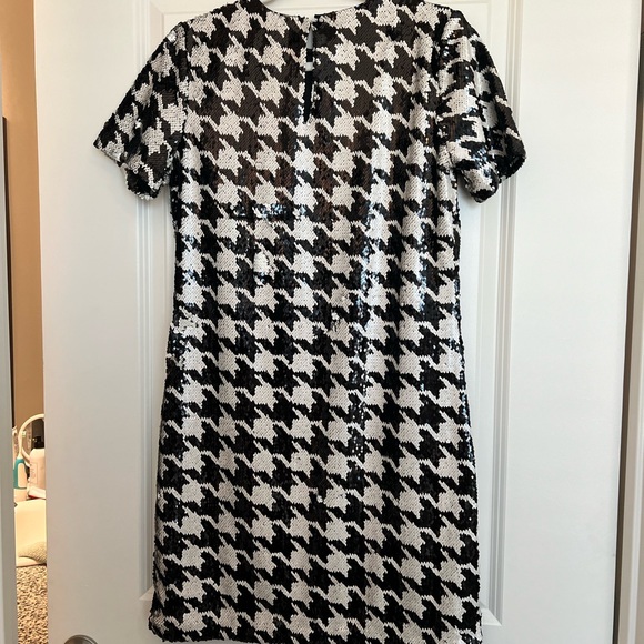 NWT Ann Taylor full sequin dress in a houndstooth pattern. Shift style. - Picture 2 of 3